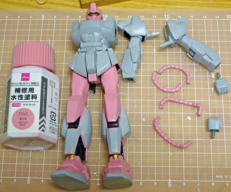 壊れた完成品修理中。