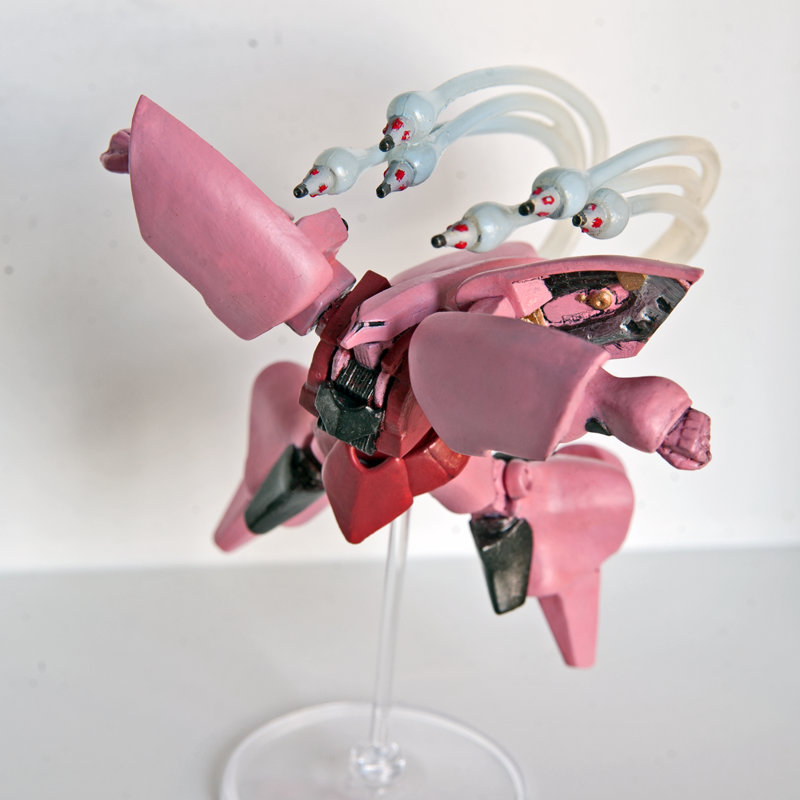シャア専用色で塗ったキュベレイの改造フィギュアの写真９